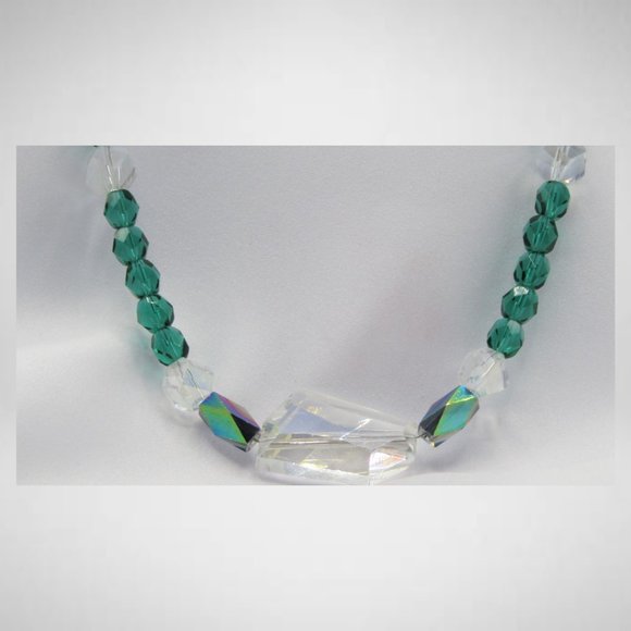 CONTESSA IN GREEN Beaded Jewelry Set - Picture 3 of 6